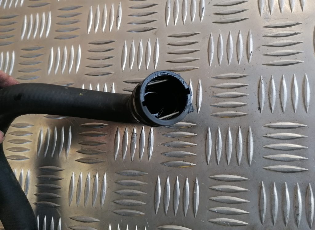 Dzesēšanas caurule priekš BMW 1 E87 2009 WHITE