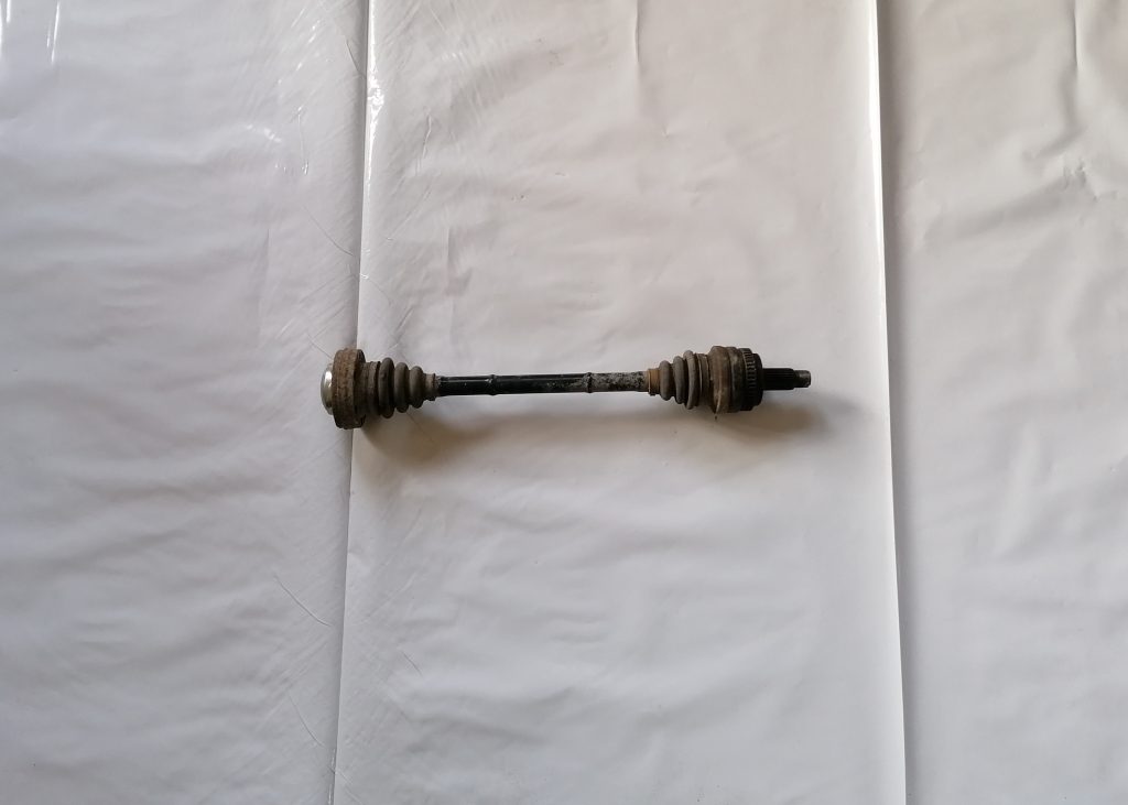 Pusass aizmugurē priekš BMW 1 E87 2009 WHITE 1 Pusass aizmugurē priekš BMW 1 E87 2009 WHITE