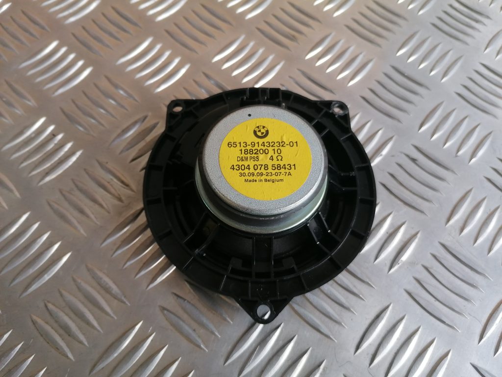 Durvju skaļrunis, apakšā priekš BMW 1 E87 2009 WHITE 3 Durvju skaļrunis, apakšā priekš BMW 1 E87 2009 WHITE