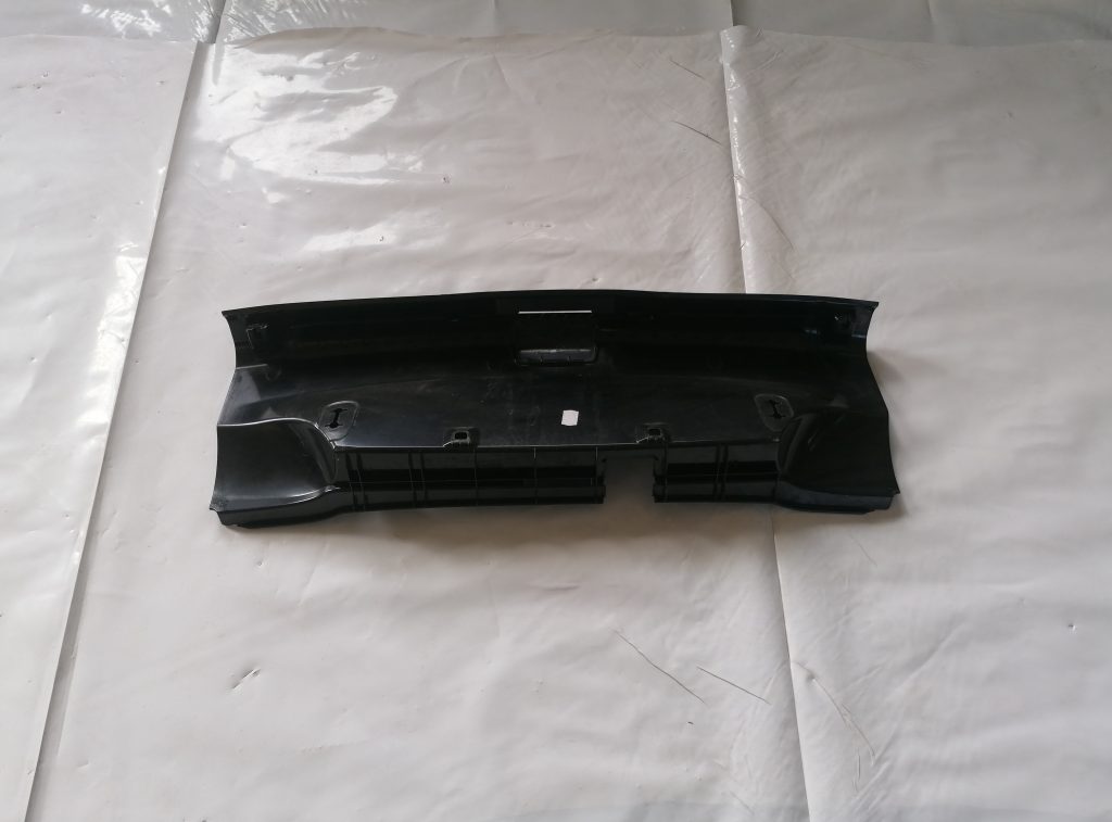 Bagažnieka nodalījuma sliekšņa uzlika priekš BMW 1 E87 2009 WHITE