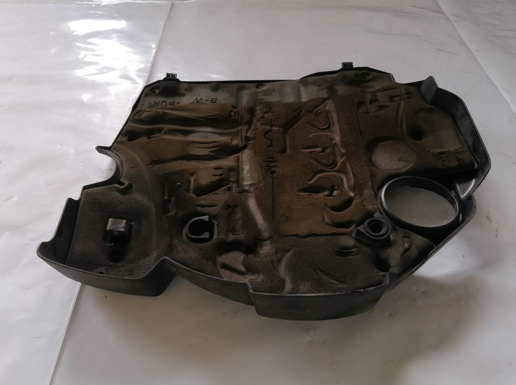 Dzinēja dekoratīvais vāks priekš BMW 1 E87 2009 WHITE