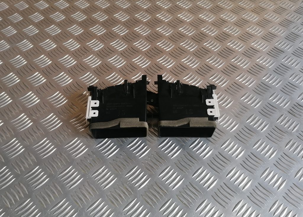 Mērinstrumentu paneļa gaisa vads, centrā priekš LEXUS IS250 2007 1 Mērinstrumentu paneļa gaisa vads, centrā priekš LEXUS IS250 2007