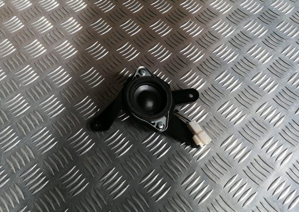 Durvju skaļrunis, augšā priekš LEXUS IS250 2007