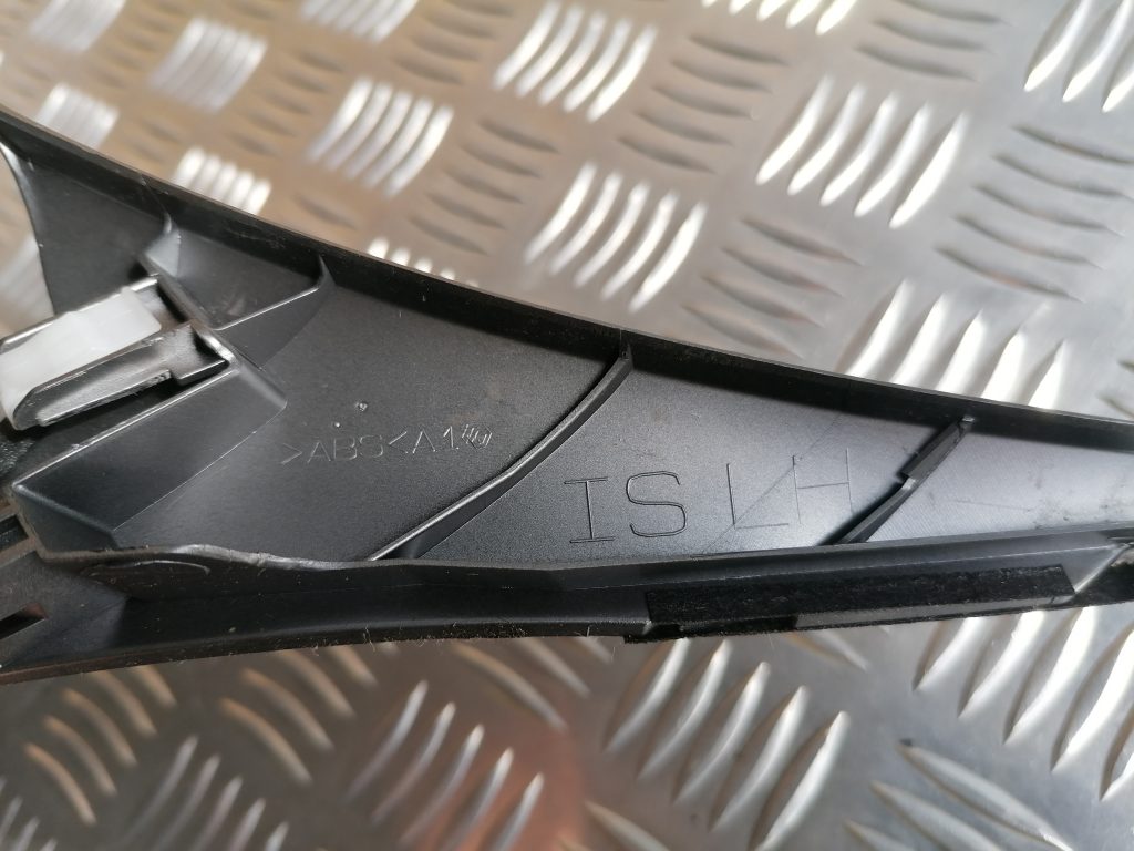 Centrālās konsoles (apdares) sānu panelis priekš LEXUS IS250 2007 4 Centrālās konsoles (apdares) sānu panelis priekš LEXUS IS250 2007