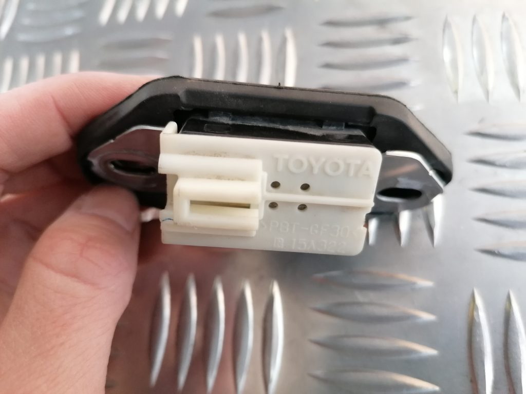 Bagažnieka vāka rokturis priekš LEXUS IS250 2007