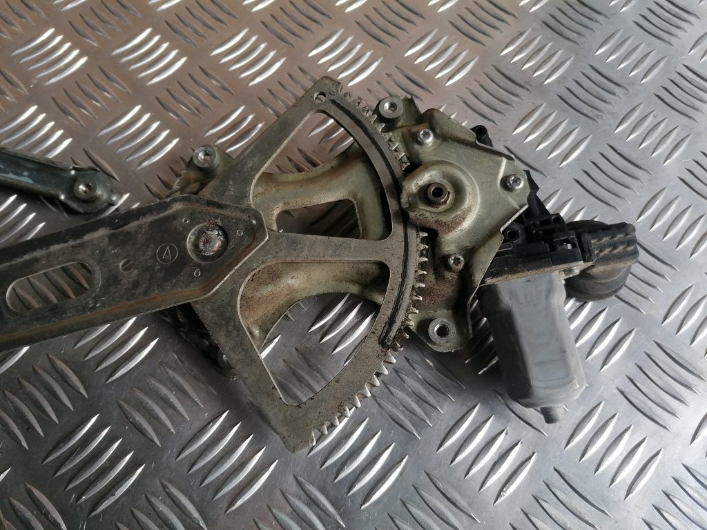 Stikla pacelšanas mehānisms priekšējais labais priekš LEXUS IS250 2007