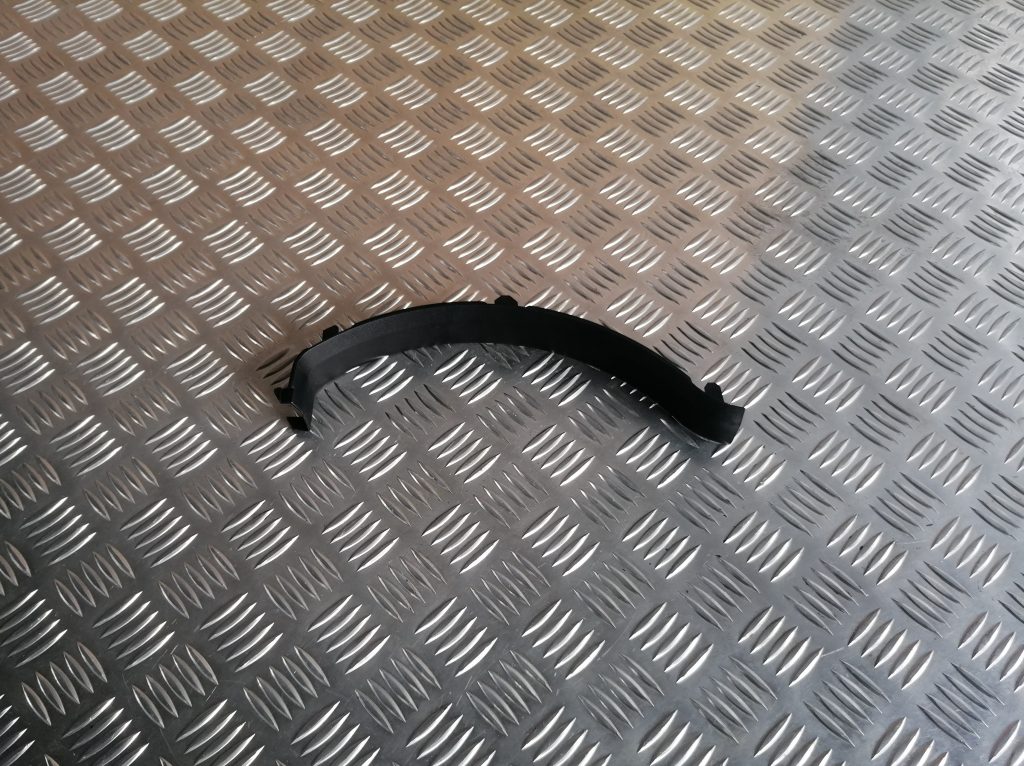 Bagāžnieka vāka apdare priekš LEXUS IS250 2007