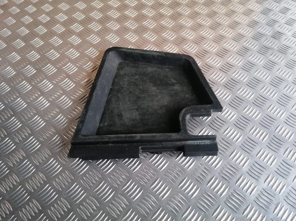 Mantu nodalījums bagāžniekā priekš LEXUS IS250 2007 1 Mantu nodalījums bagāžniekā priekš LEXUS IS250 2007