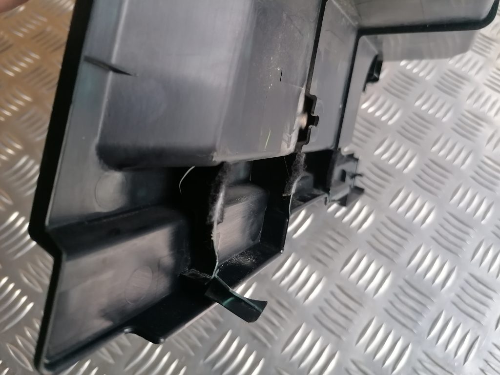 Instrumentu kaste priekš LEXUS IS250 2007