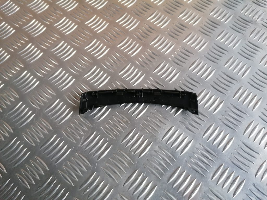 Dekoratīva apdare centrālās konsoles nodalījumam priekš LEXUS IS250 2007 2 Dekoratīva apdare centrālās konsoles nodalījumam priekš LEXUS IS250 2007