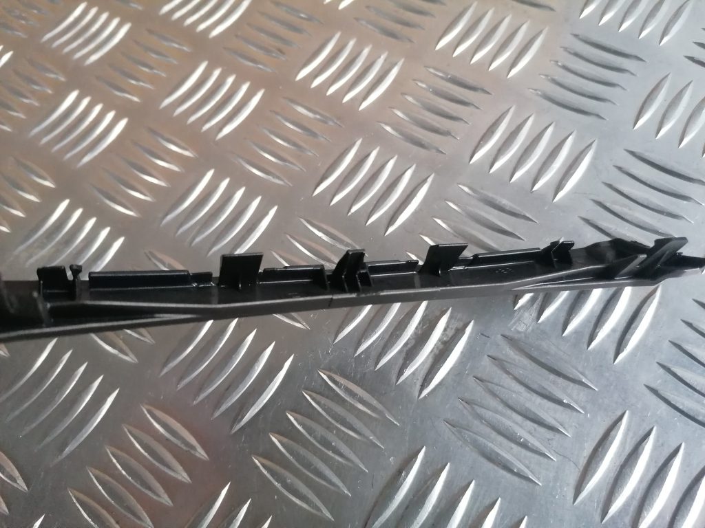 Dekoratīva apdare centrālās konsoles nodalījumam priekš LEXUS IS250 2007 3 Dekoratīva apdare centrālās konsoles nodalījumam priekš LEXUS IS250 2007