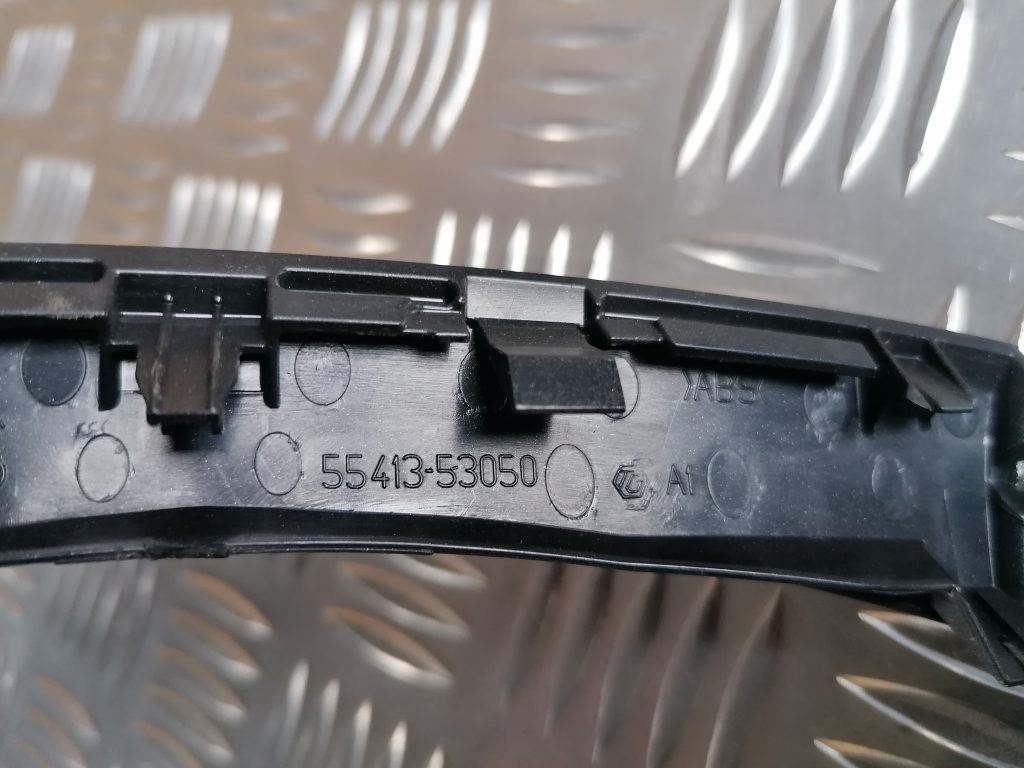 Dekoratīva apdare centrālās konsoles nodalījumam priekš LEXUS IS250 2007 4 Dekoratīva apdare centrālās konsoles nodalījumam priekš LEXUS IS250 2007