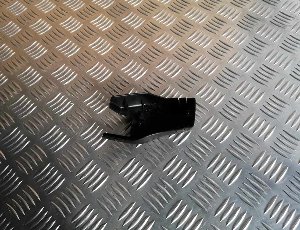 Priekšējā labā sēdekļa sliežu apdare priekš LEXUS IS250 2007