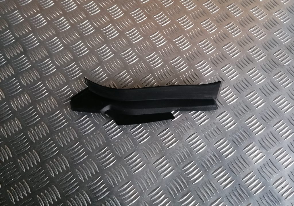 Bagāžnieka vāka apdare priekš LEXUS IS250 2007 1 Bagāžnieka vāka apdare priekš LEXUS IS250 2007