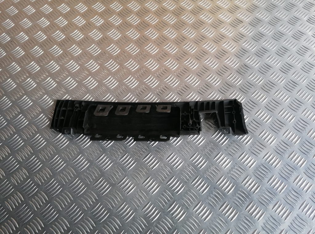 Mērinstrumentu paneļa apakšēja apdare priekš LEXUS IS250 2007