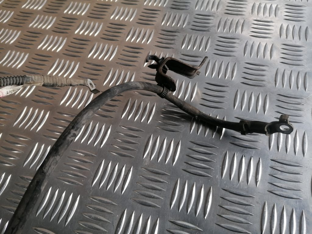 Pārnesumu pārslēgšanas mehānisma troses priekš LEXUS IS250 2007 2 Pārnesumu pārslēgšanas mehānisma troses priekš LEXUS IS250 2007