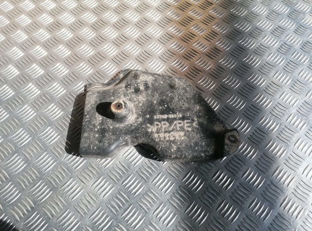 Dzinēja aizsargdaļas priekš LEXUS IS250 2007 2 Dzinēja aizsargdaļas priekš LEXUS IS250 2007