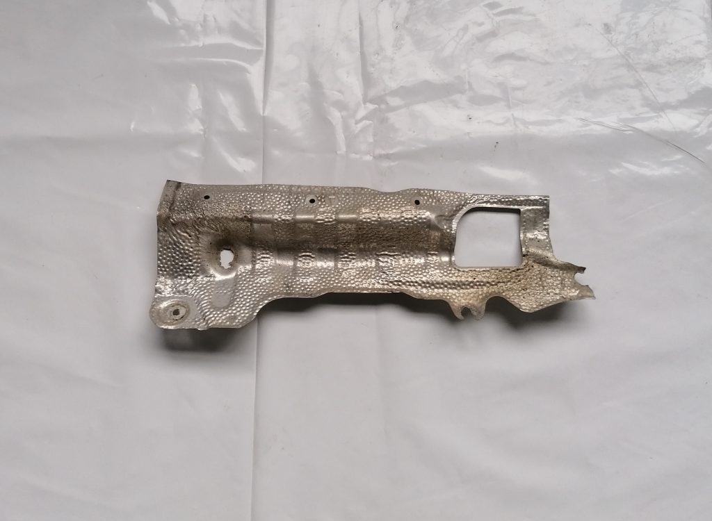 Karstuma aizsargs (mazs) priekš LEXUS IS250 2007 1 Karstuma aizsargs (mazs) priekš LEXUS IS250 2007