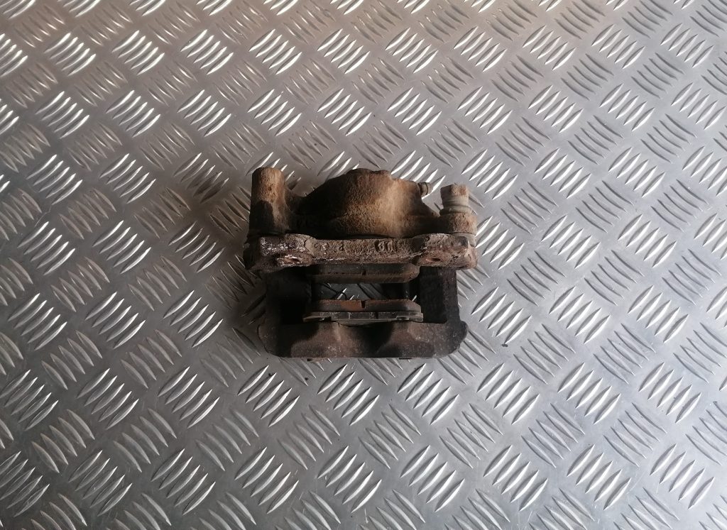 Aizmugurējais kreisais suports priekš LEXUS IS250 2007 2 Aizmugurējais kreisais suports priekš LEXUS IS250 2007