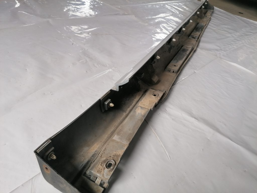 Ārēja sliekšņa laba uzlika priekš LEXUS IS250 2007 6 Ārēja sliekšņa laba uzlika priekš LEXUS IS250 2007