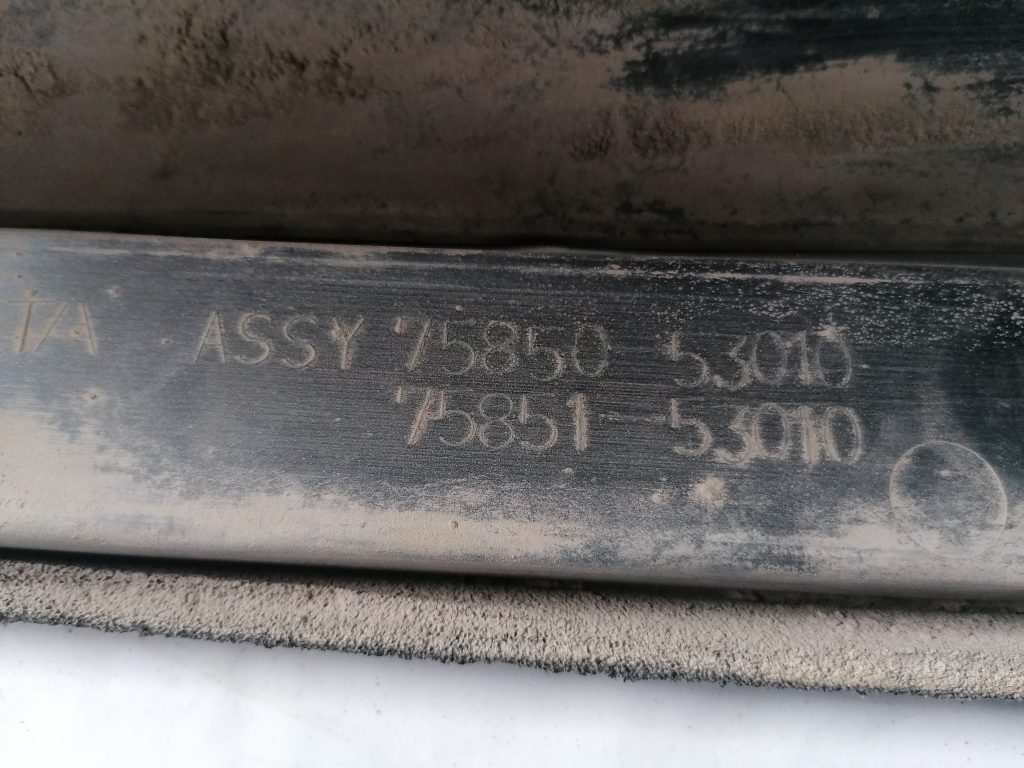 Ārēja sliekšņa laba uzlika priekš LEXUS IS250 2007 7 Ārēja sliekšņa laba uzlika priekš LEXUS IS250 2007