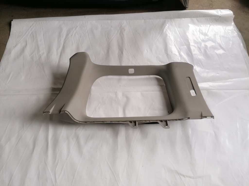 Aizmugurējas salona statnes apdare priekš NISSAN PATHFINDER 2006 1 Aizmugurējas salona statnes apdare priekš NISSAN PATHFINDER 2006