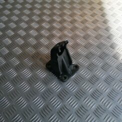 Dzinēja kronšteins priekš NISSAN PATHFINDER 2006