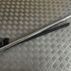 Priekšējo kreiso durvju moldings priekš MERCEDES BENZ CLS 320 2005