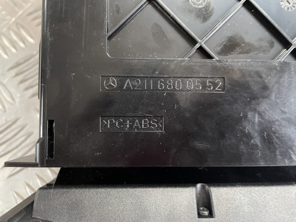 Mērinstrumentu paneļa pārslēgšanas pogas priekš MERCEDES BENZ CLS 320 2005