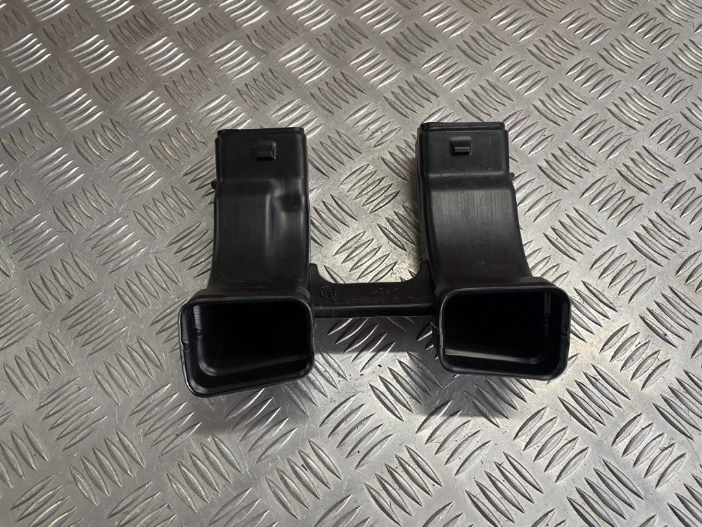 Salona gaisa vads priekš MERCEDES BENZ CLS 320 2005