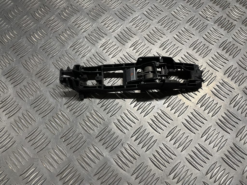 Durvju roktura iekšējais stiprinājums priekš MERCEDES BENZ CLS 320 2005