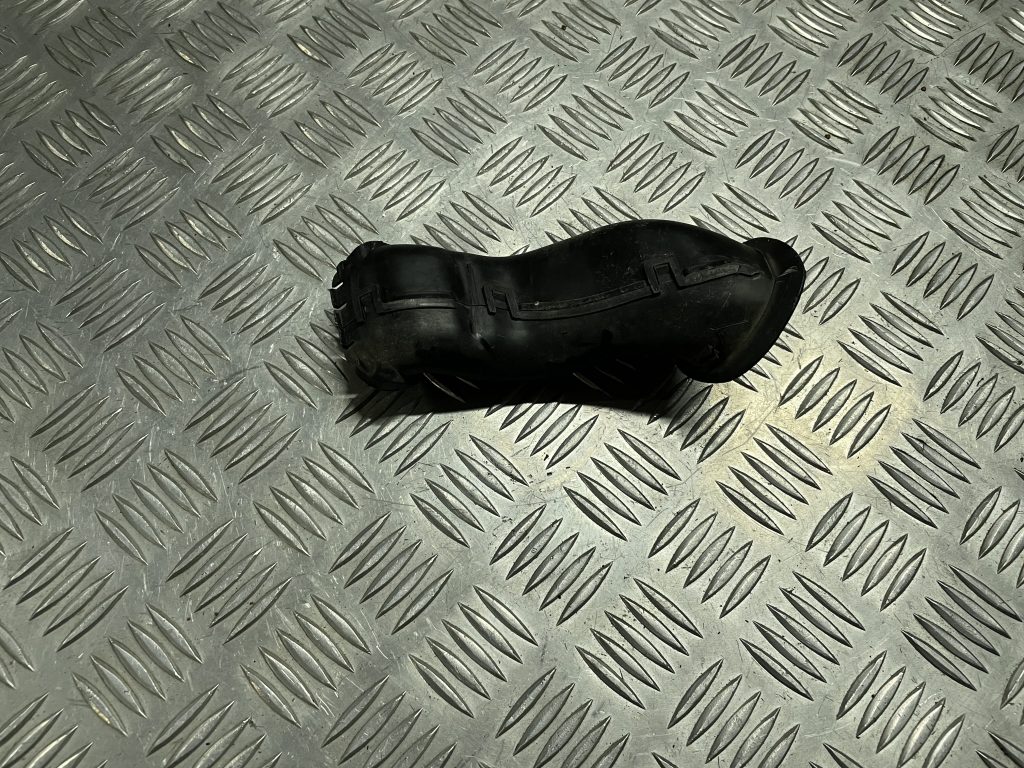 Gaisa vads priekš MERCEDES BENZ CLS 320 2005 2 Gaisa vads priekš MERCEDES BENZ CLS 320 2005