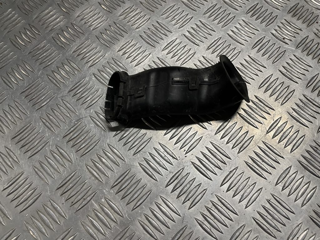 Gaisa vads priekš MERCEDES BENZ CLS 320 2005 1 Gaisa vads priekš MERCEDES BENZ CLS 320 2005