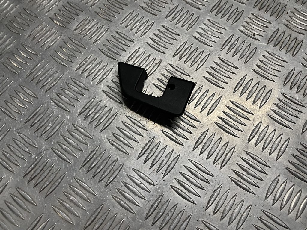 Durvju apdares uzlika priekš MERCEDES BENZ CLS 320 2005