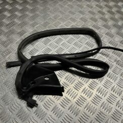 Durvju gumija priekš MERCEDES BENZ CLS 320 2005