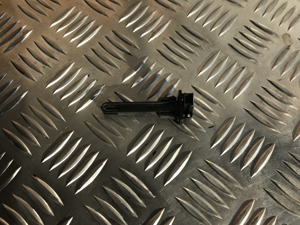 Temperatūras devejs priekš BMW 1 E87 2009 WHITE 3 Temperatūras devejs priekš BMW 1 E87 2009 WHITE