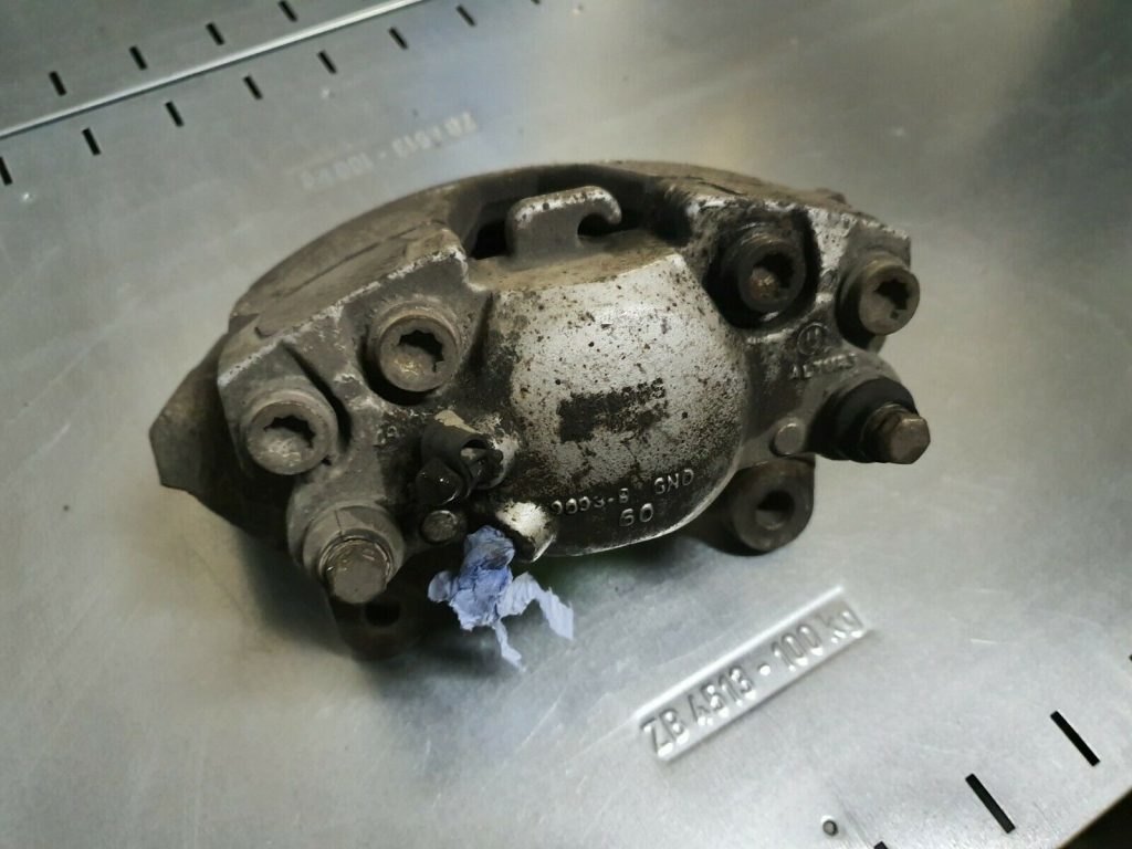 Priekšējais labais suports priekš AUDI A7 2011 SPORTBACK