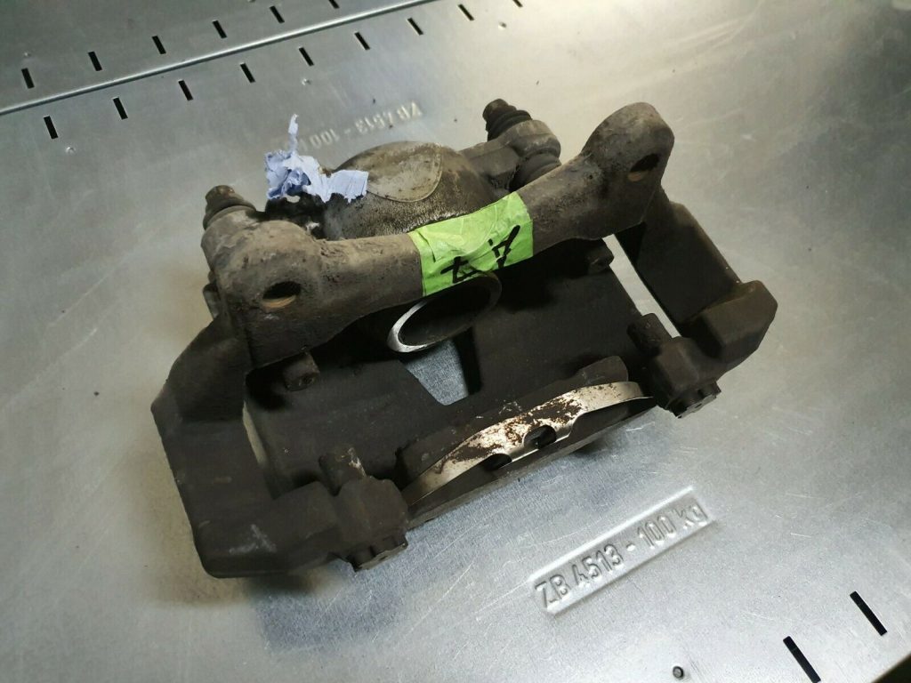 Priekšējais labais suports priekš AUDI A7 2011 SPORTBACK