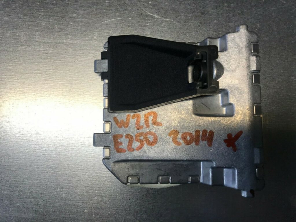 Vējstikla kamera priekš MERCEDES BENZ E250 W212 2014