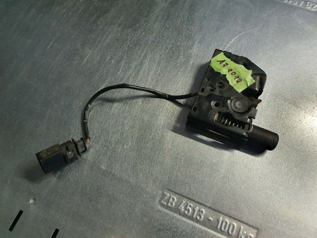 Pārsega slēdzene priekš AUDI A7 2011 SPORTBACK 1 Pārsega slēdzene priekš AUDI A7 2011 SPORTBACK