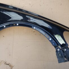 Priekšējais labais spārns priekš VOLVO C30 2008 BLACK