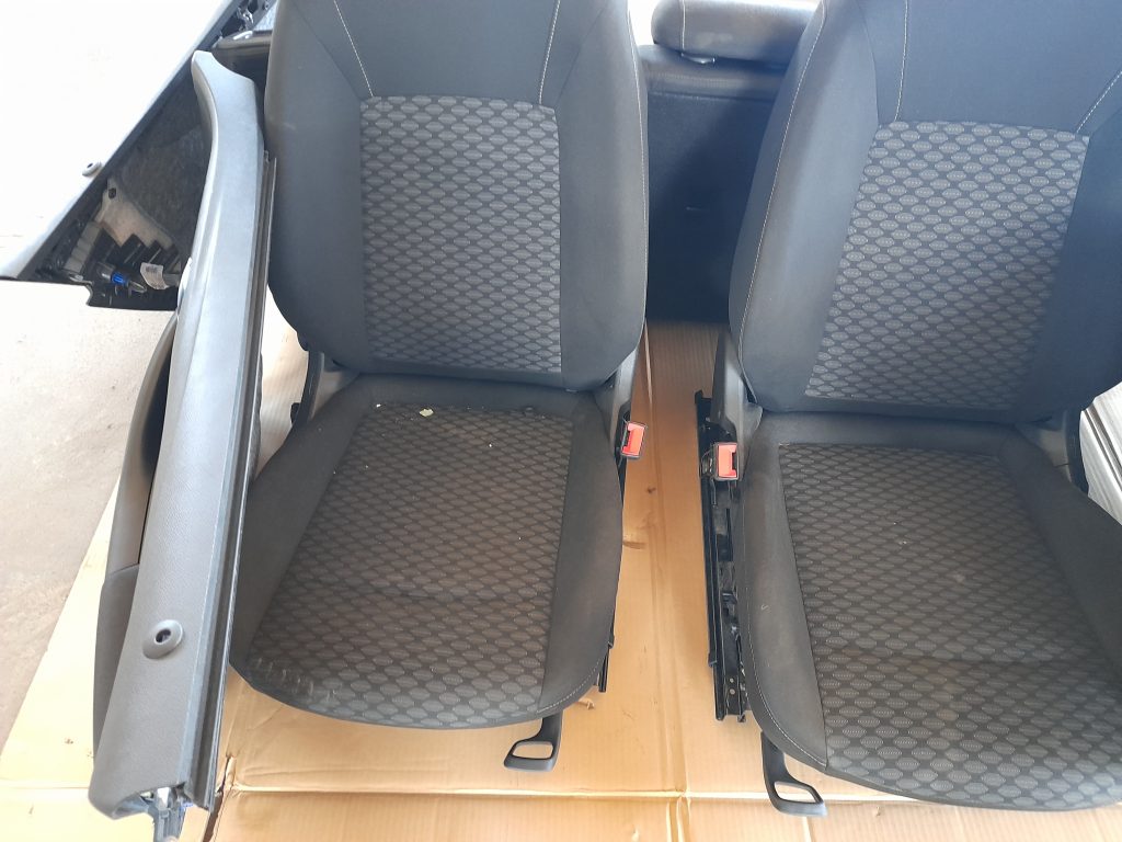 Sēdekļu komplekts priekš OPEL ASTRA SPORT 2017 2 Sēdekļu komplekts priekš OPEL ASTRA SPORT 2017