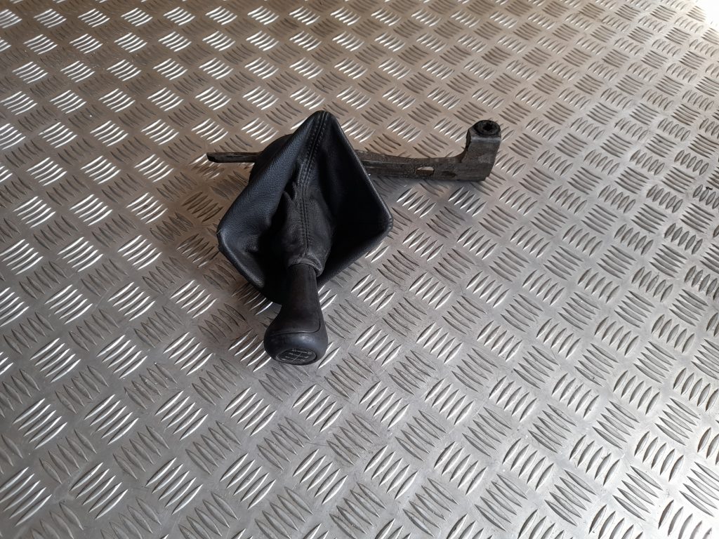 Ātrumu pārslēgšanas slēdzis priekš BMW 320D E46 2004 TOURING 3 Ātrumu pārslēgšanas slēdzis priekš BMW 320D E46 2004 TOURING