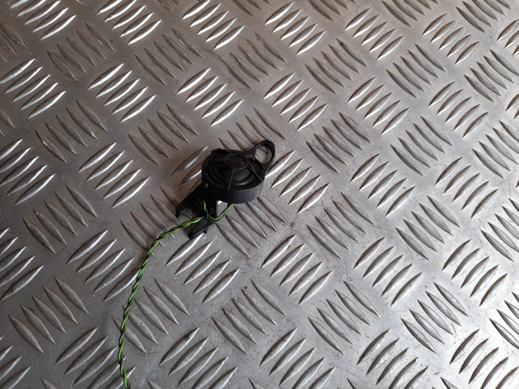 Durvju skaļrunis, augšā priekš BMW 320D E46 2004 TOURING 2 Durvju skaļrunis, augšā priekš BMW 320D E46 2004 TOURING