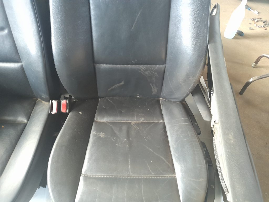 Sēdekļu komplekts priekš BMW 320D E46 2004 TOURING 2 Sēdekļu komplekts priekš BMW 320D E46 2004 TOURING