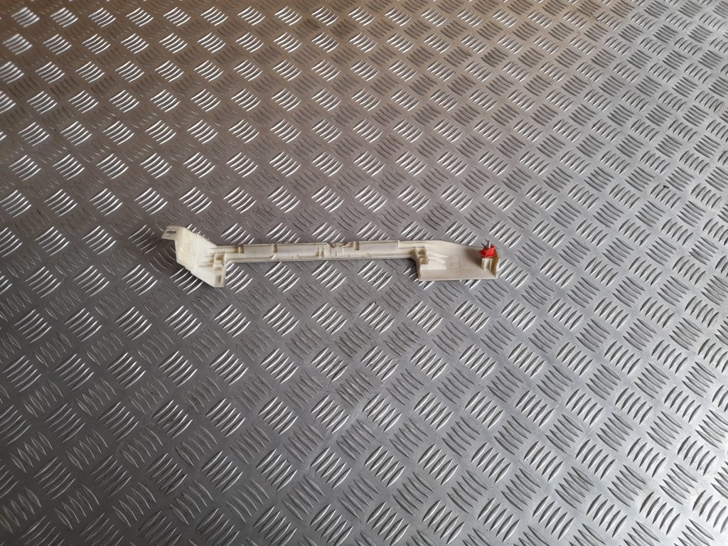 Mērinstrumentu paneļa dekoratīvā uzlika priekš BMW 320D E46 2004 TOURING