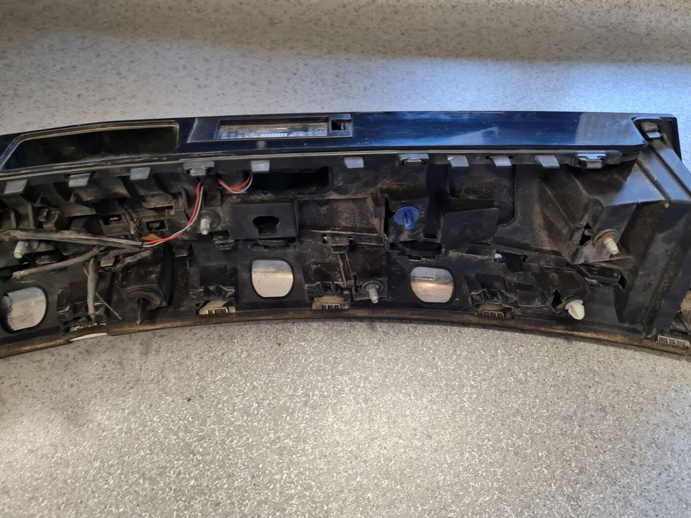 Bagāžnieka vaka uzlika priekš OPEL INSIGNIA SPORTS TOURER 2010 7 Bagāžnieka vaka uzlika priekš OPEL INSIGNIA SPORTS TOURER 2010