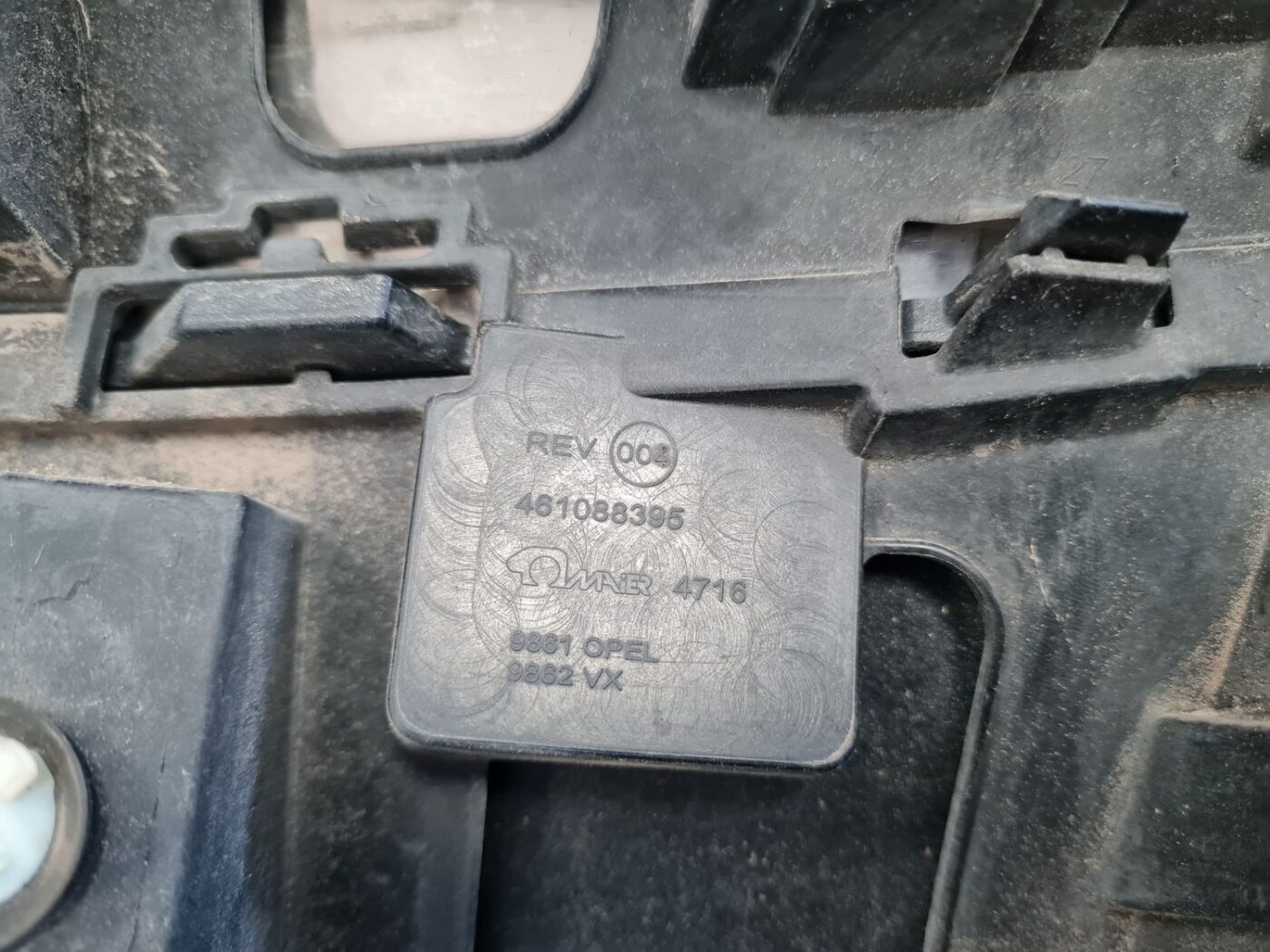 Bagāžnieka vaka uzlika priekš OPEL INSIGNIA SPORTS TOURER 2010 10 Bagāžnieka vaka uzlika priekš OPEL INSIGNIA SPORTS TOURER 2010