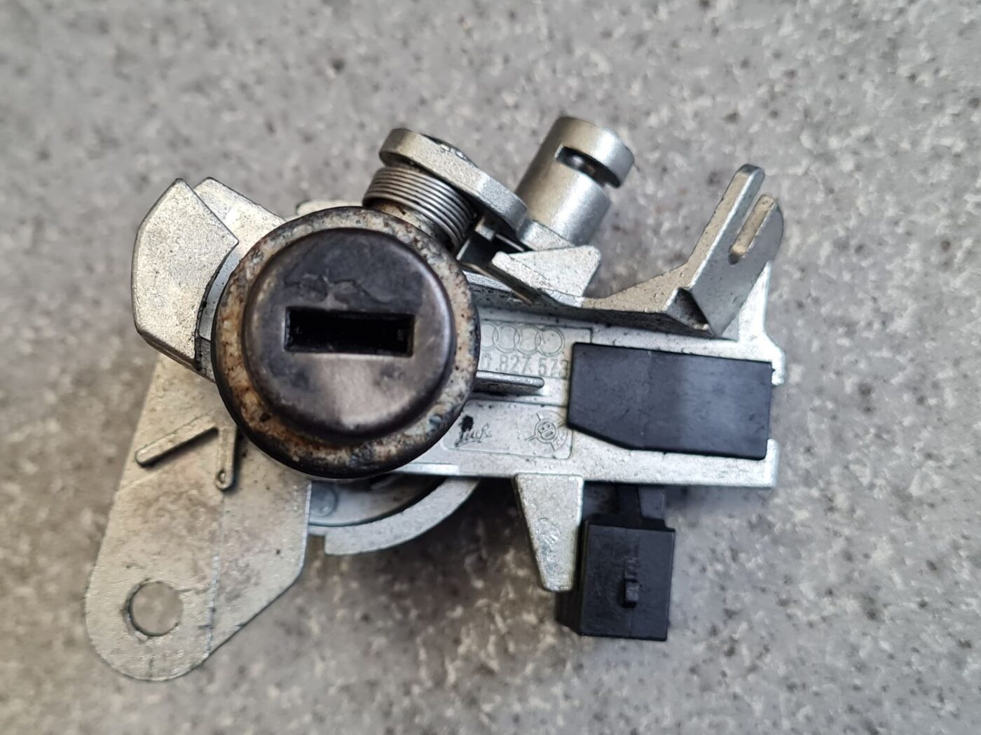 Bagāžnieka vāka slēdzene priekš AUDI A4 2007 3 Bagāžnieka vāka slēdzene priekš AUDI A4 2007