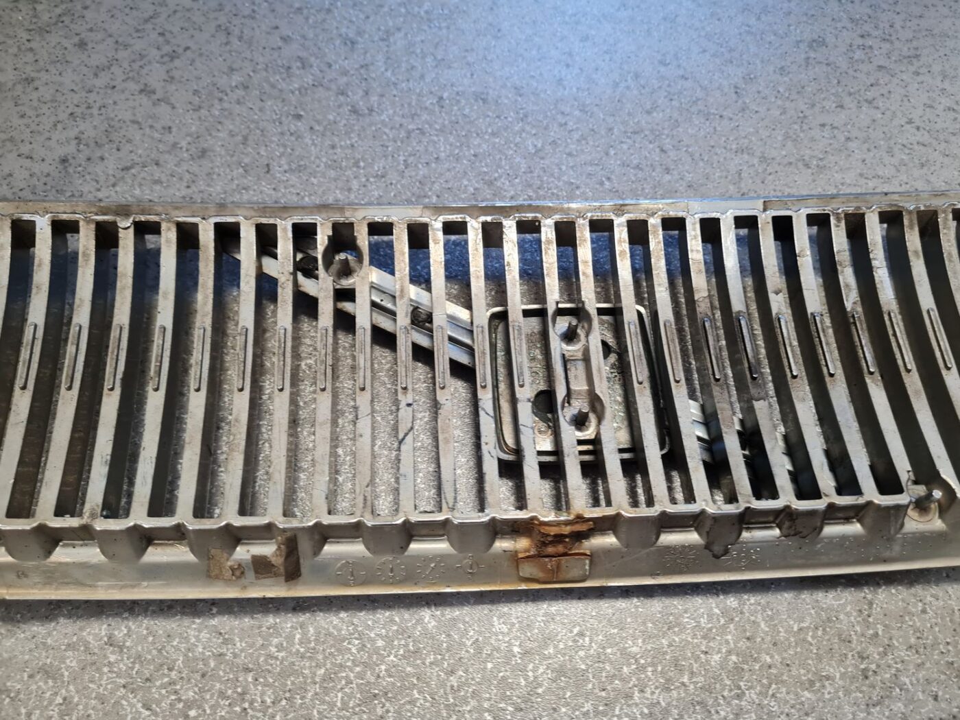 Pārsega reste priekš VOLVO V70 1997